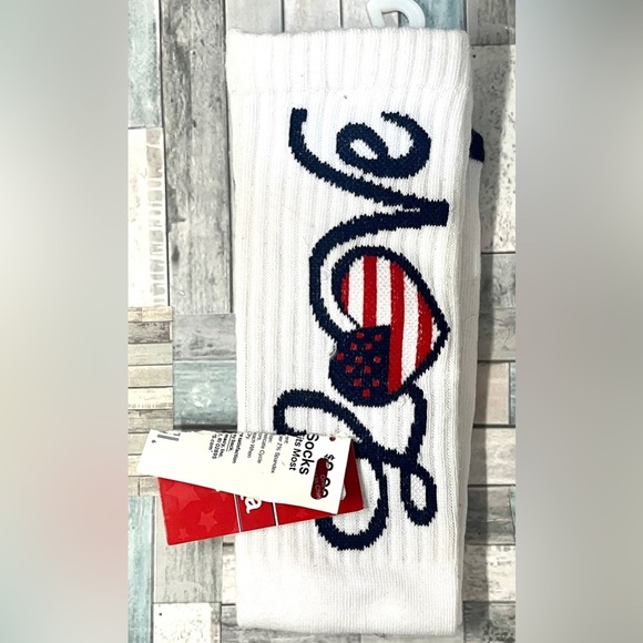 💖3/$15💖 Women's American Flag Crew Socks - Red/White/Navy - Picture 1 of 2
